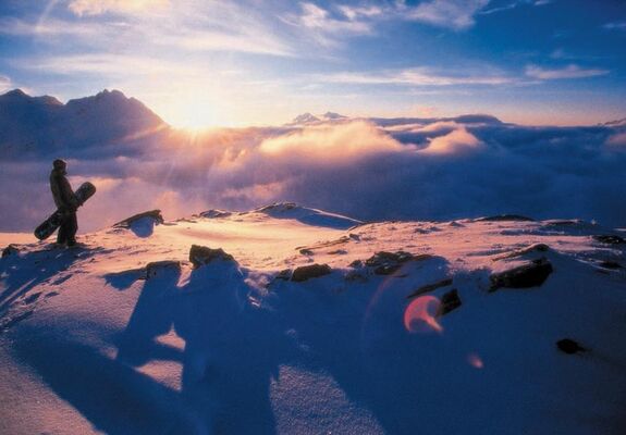 Snowboarding at sunset has particular appeal on the Arlberg in Tyrol