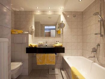 Badezimmer in Weiß