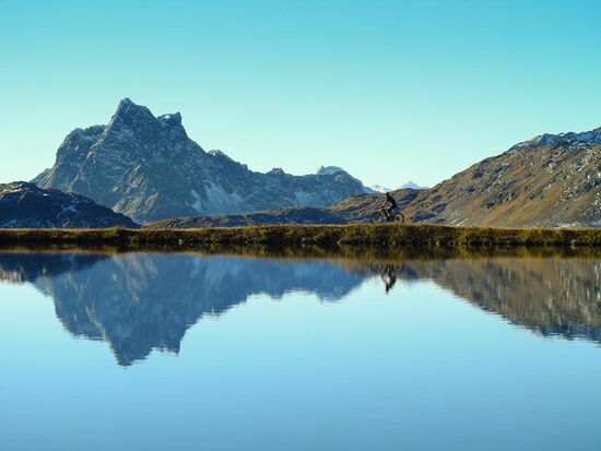 Reflecting mountain lake